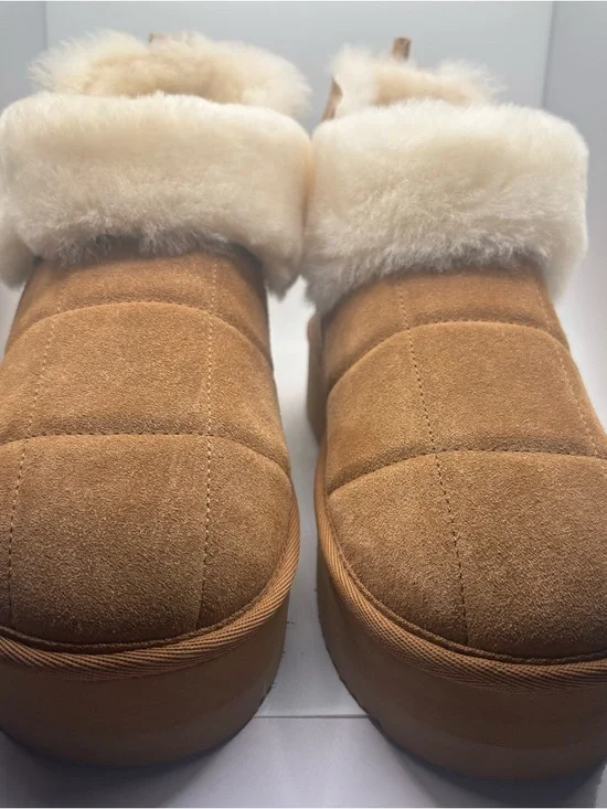 Fireside Dearfoams Women's Bayswater Genuine Shearling Quilted Platform Bootie - Picture 3 of 7